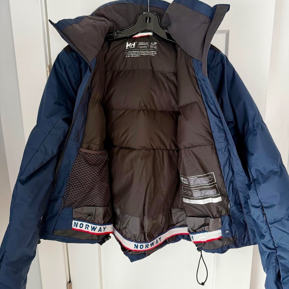 2024 Women's Helly Hansen Kvitfjell Race Puffy Jacket, Navy size S - Picture 3 of 5